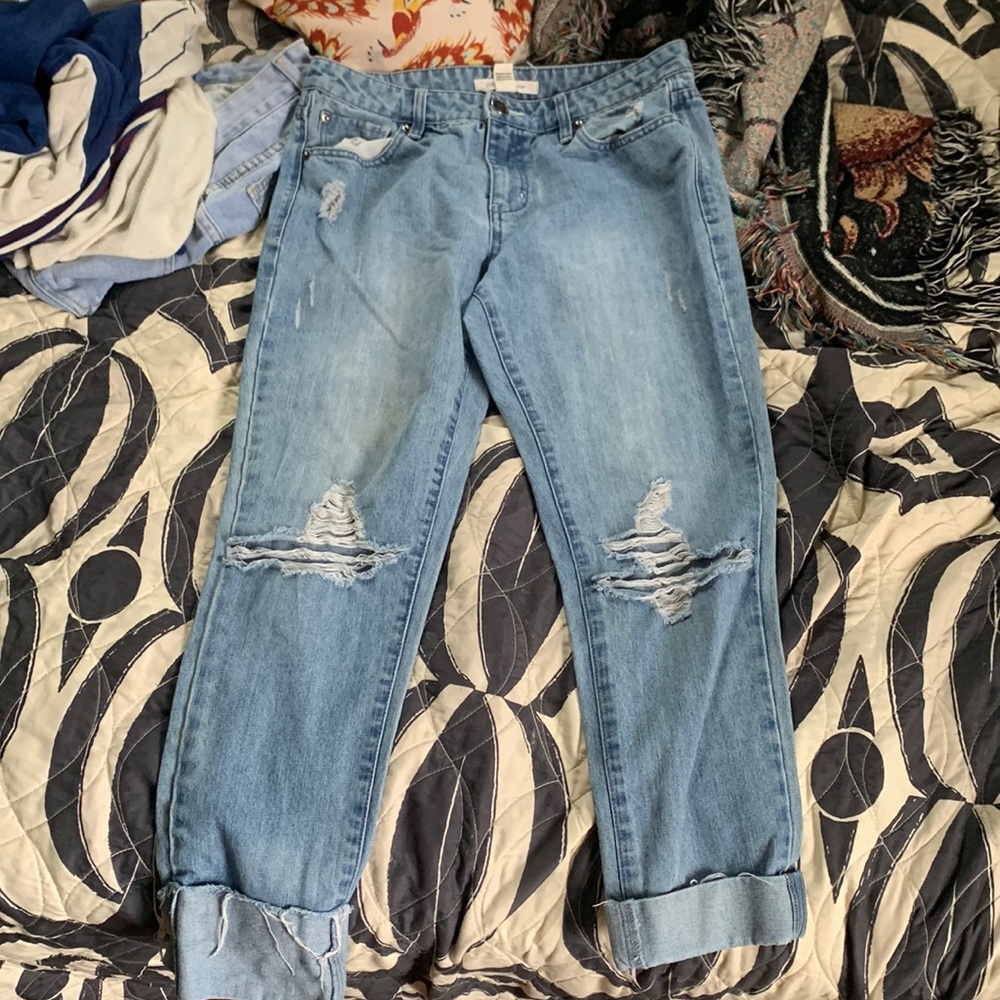Distressed Cuffed Jeans Size US 26